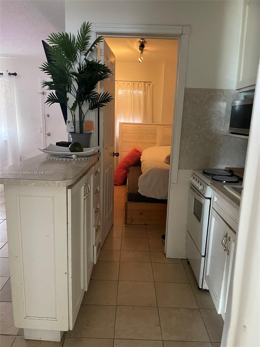 BAYSHORE YACHT & TENNIS C - Residential