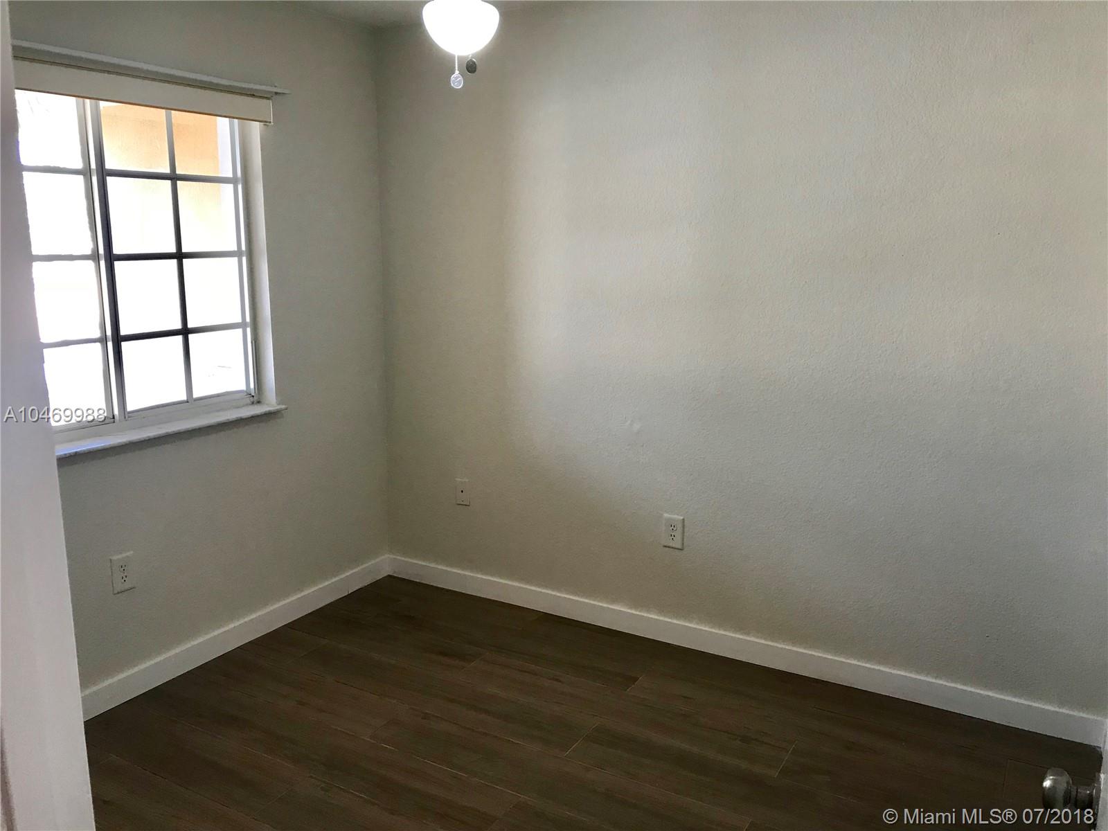 AQUA VISTA TOWNHOMES COND - Residential Lease