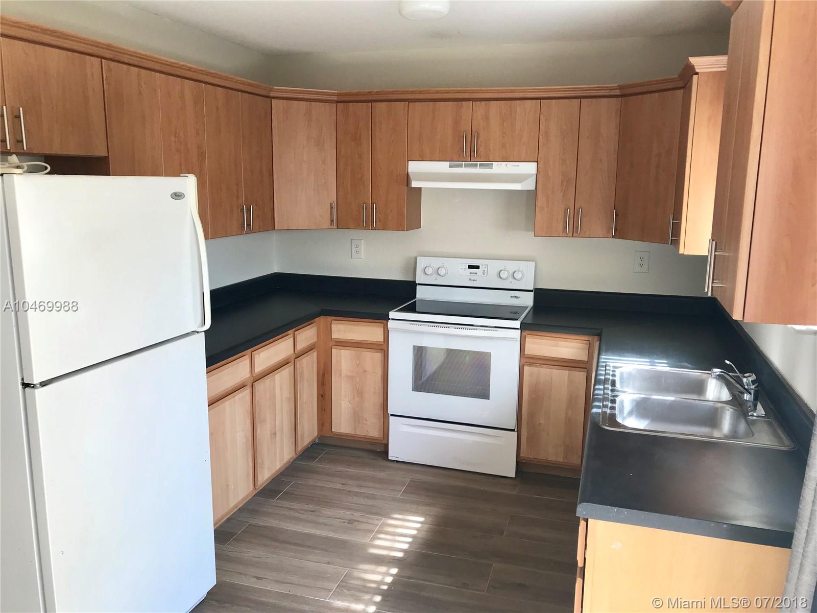 AQUA VISTA TOWNHOMES COND - Residential Lease