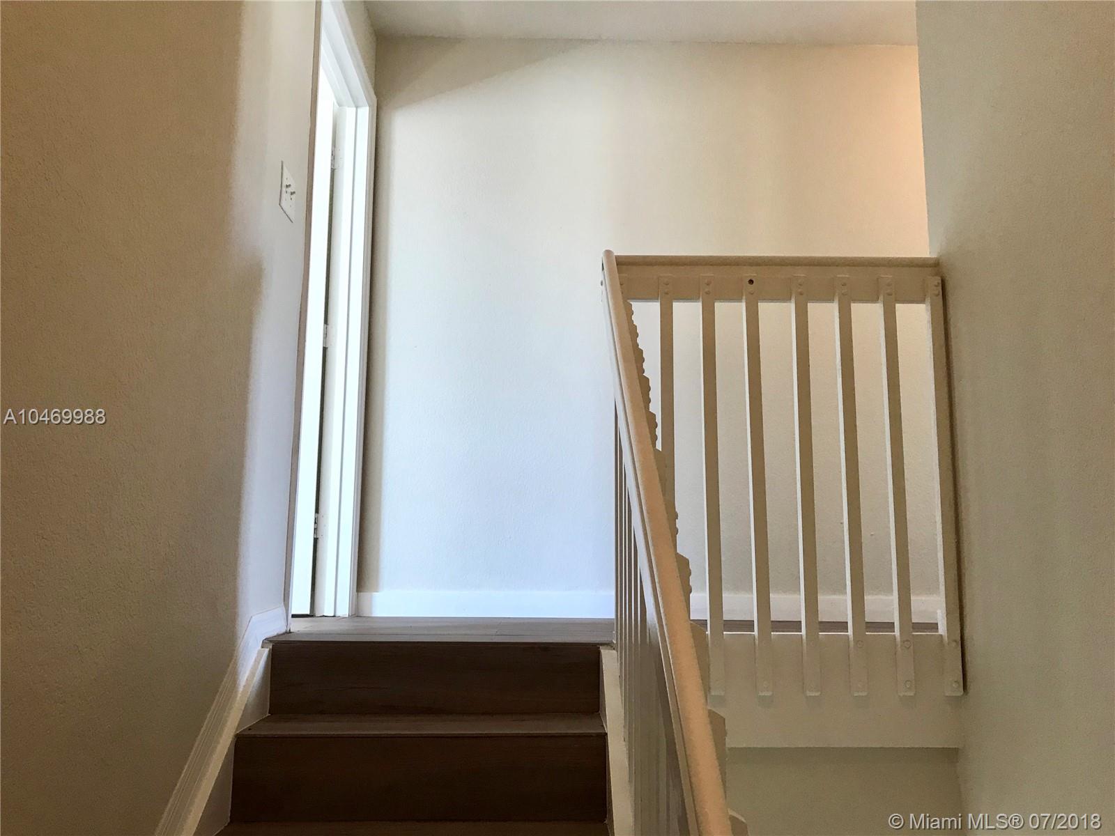 AQUA VISTA TOWNHOMES COND - Residential Lease