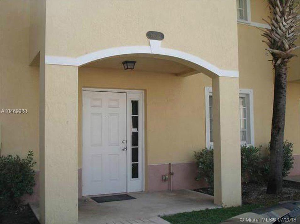 AQUA VISTA TOWNHOMES COND - Residential Lease