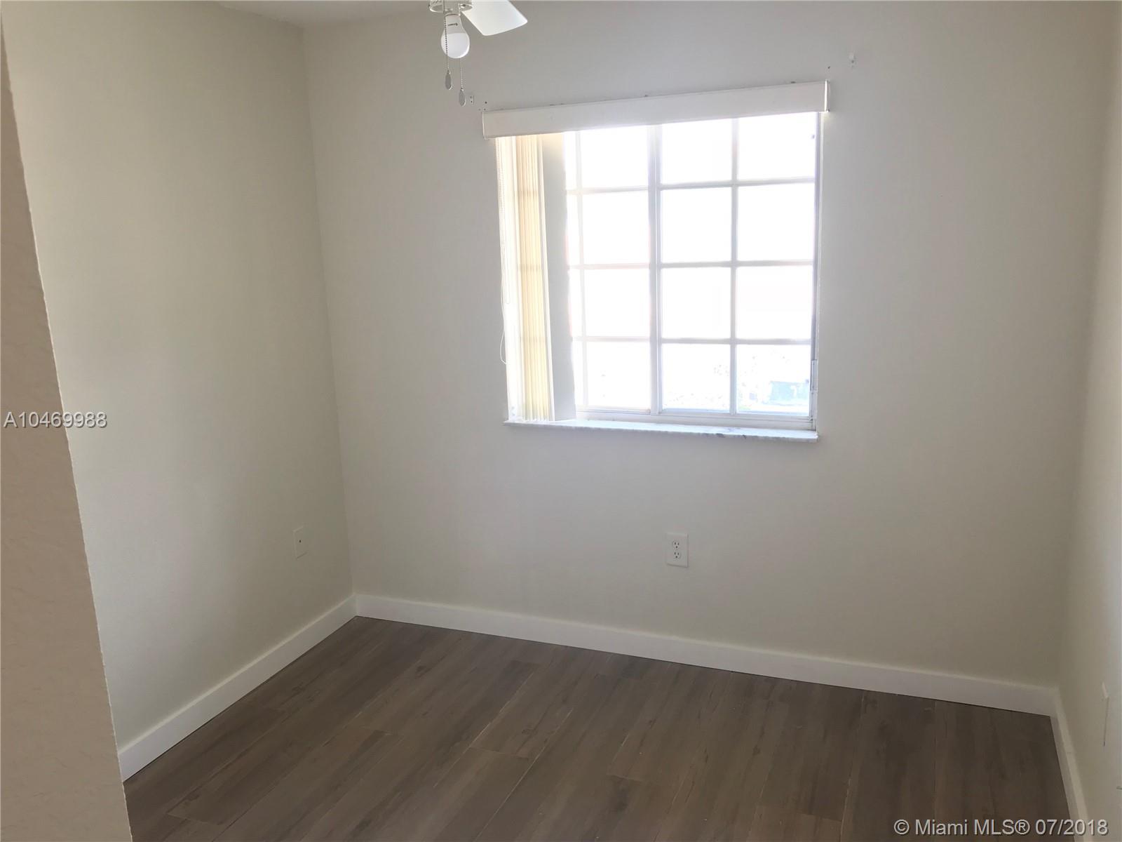 AQUA VISTA TOWNHOMES COND - Residential Lease