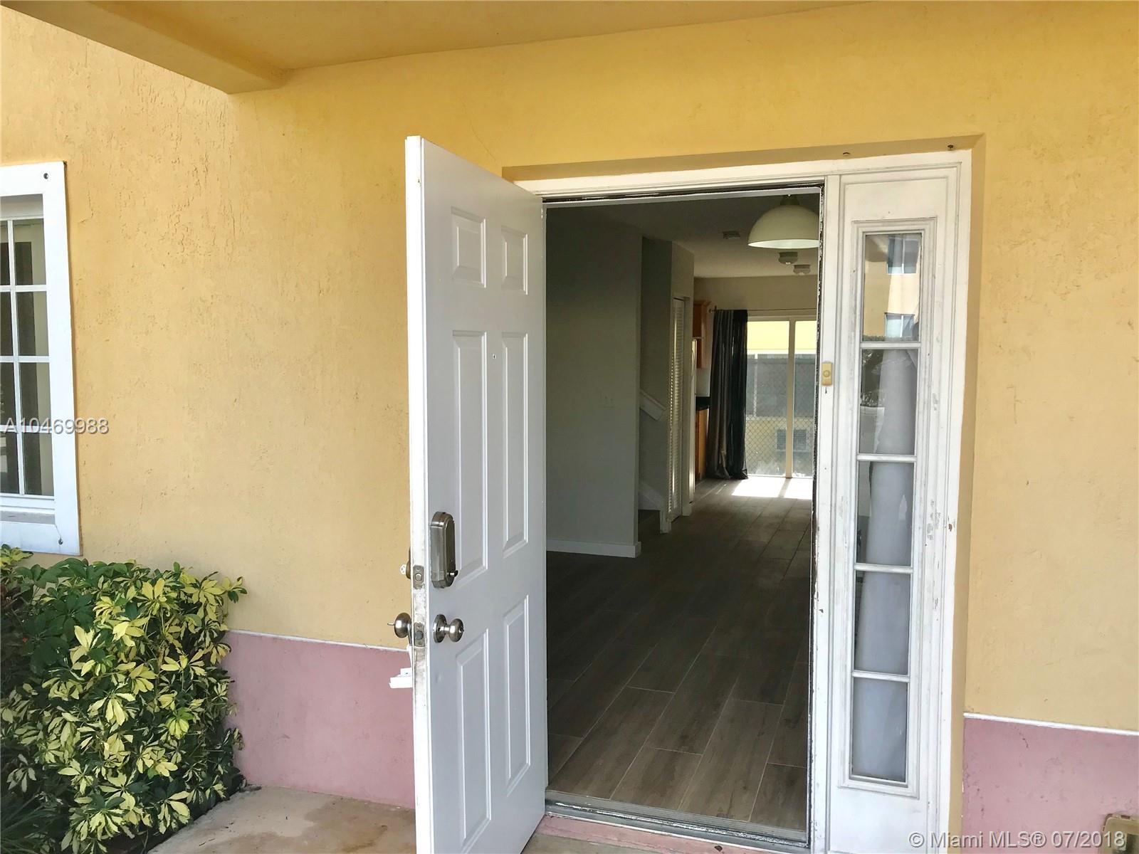 AQUA VISTA TOWNHOMES COND - Residential Lease