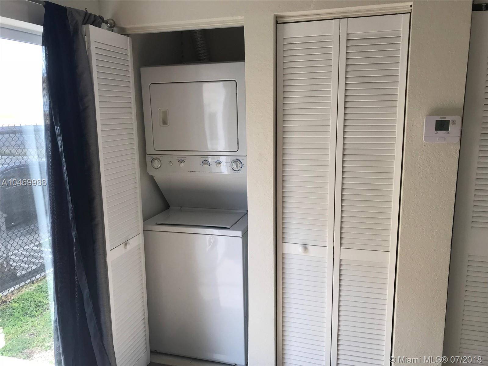 AQUA VISTA TOWNHOMES COND - Residential Lease