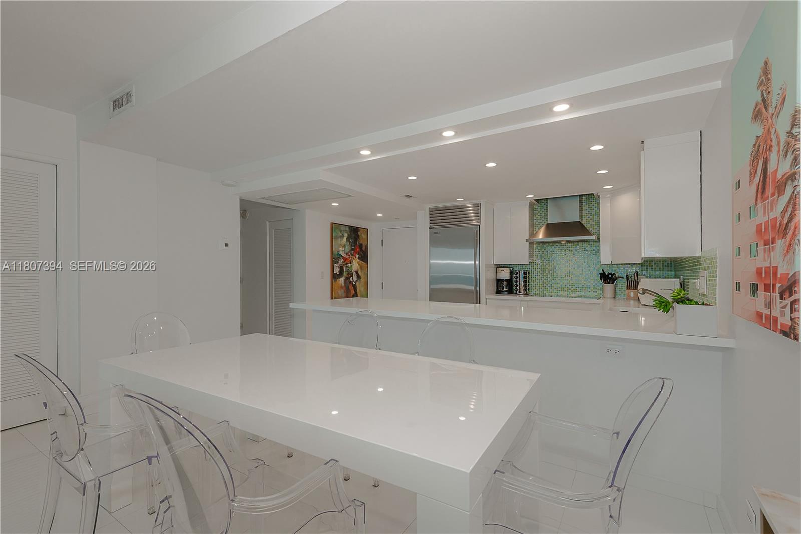 RONEY PALACE CONDO - Residential Lease