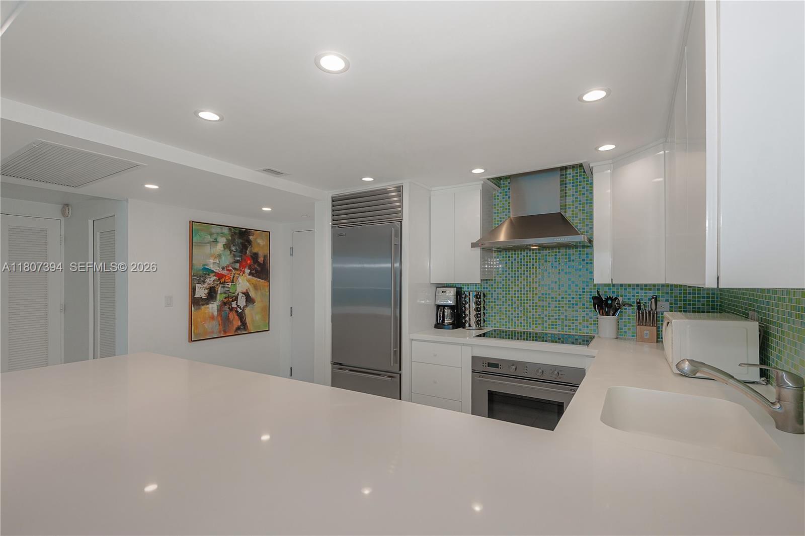 RONEY PALACE CONDO - Residential Lease