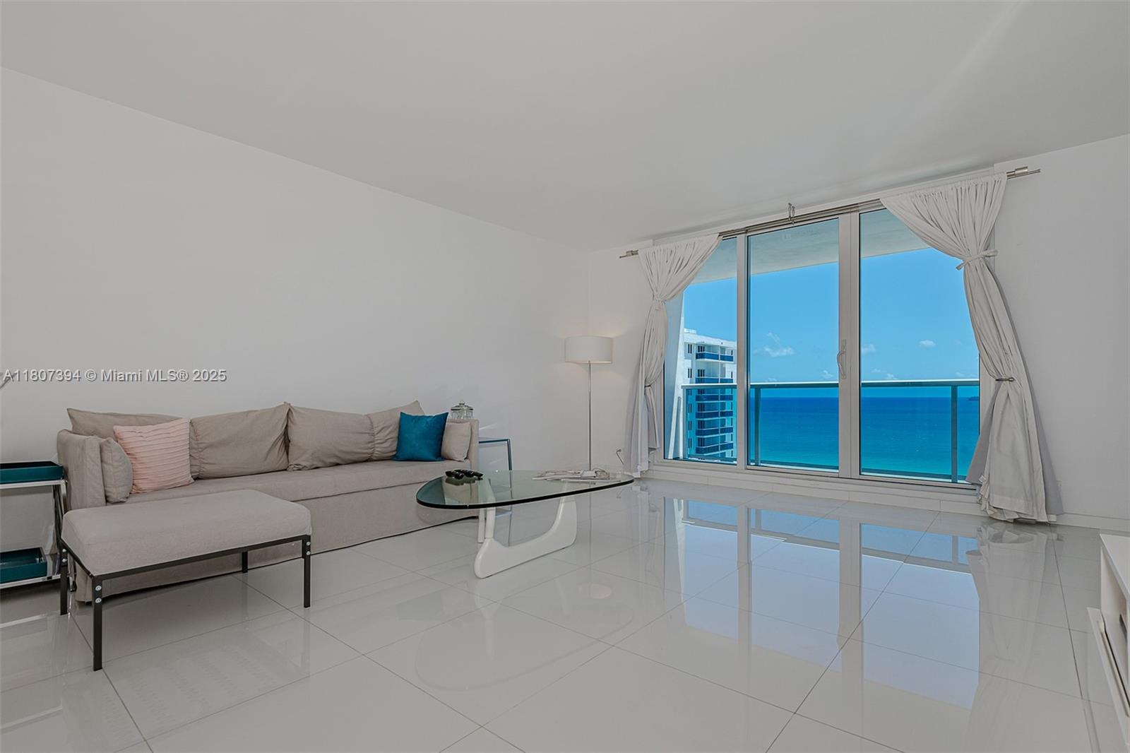 2301 Collins Ave 1538
