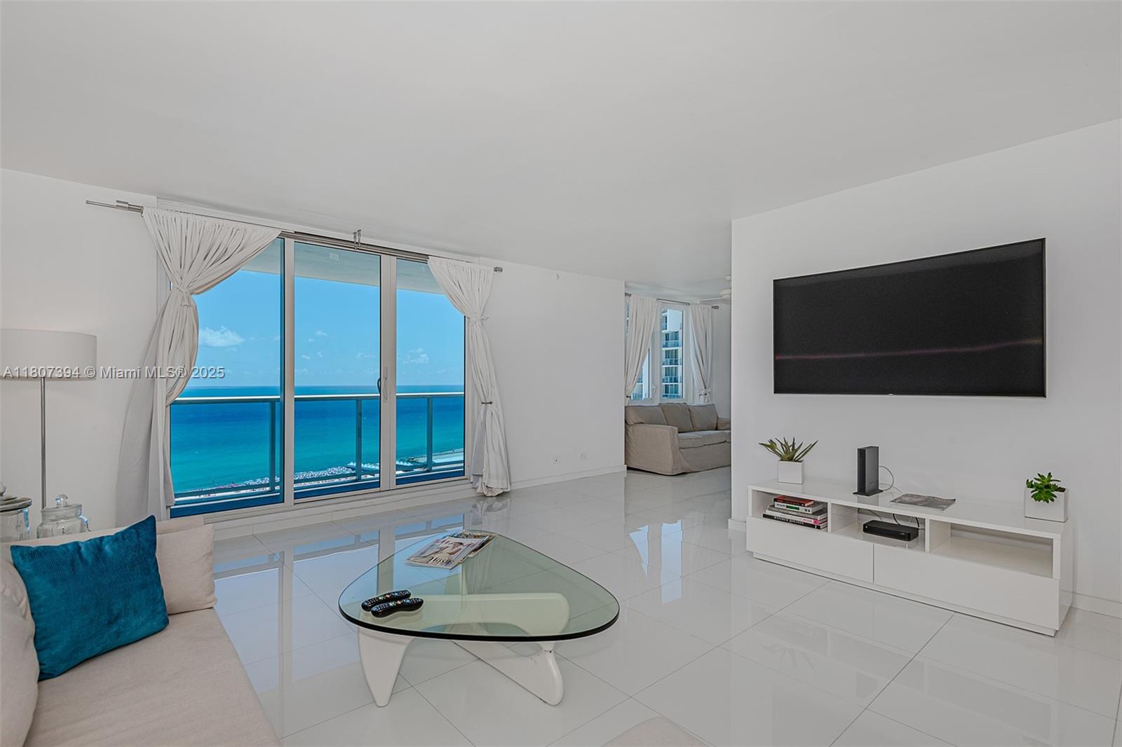 2301 Collins Ave 1538