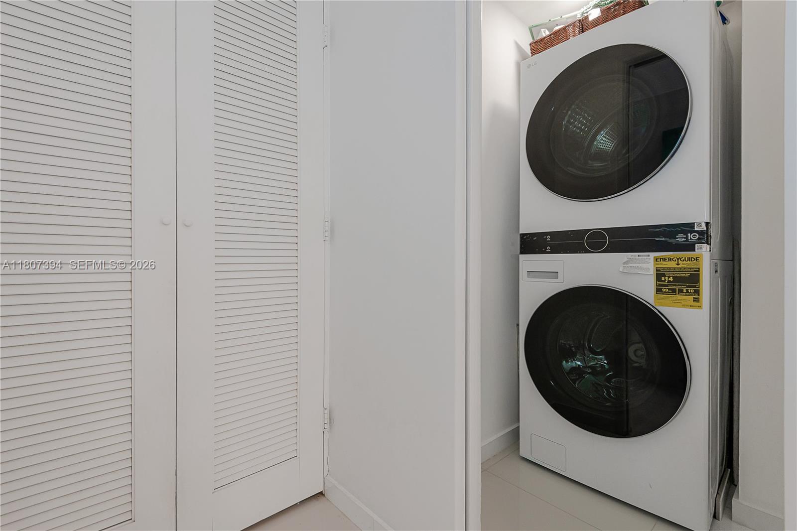 RONEY PALACE CONDO - Residential Lease