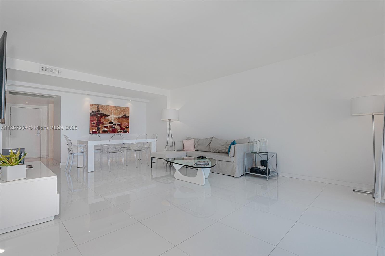 2301 Collins Ave 1538