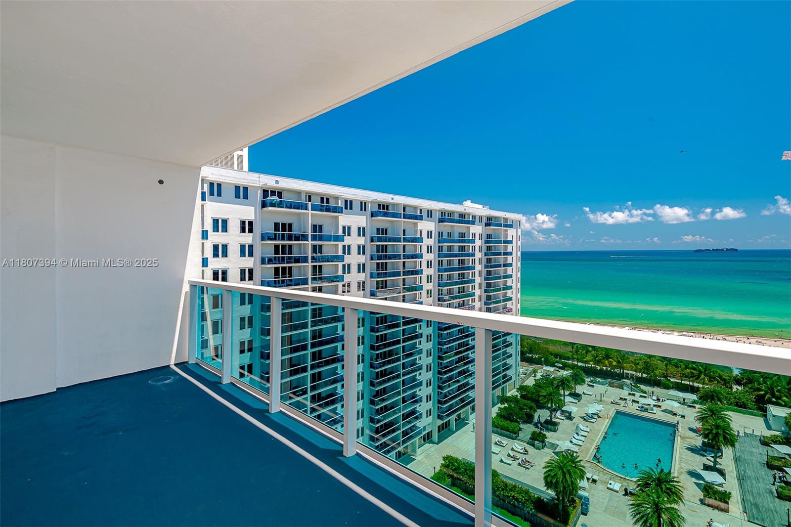 RONEY PALACE CONDO - Residential Lease