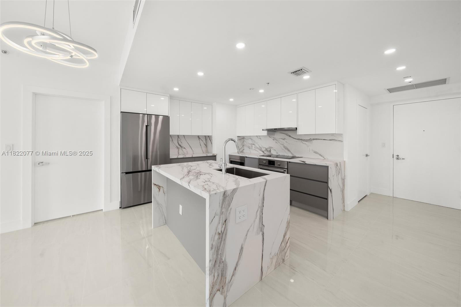 1900 N Bayshore Dr 2104
