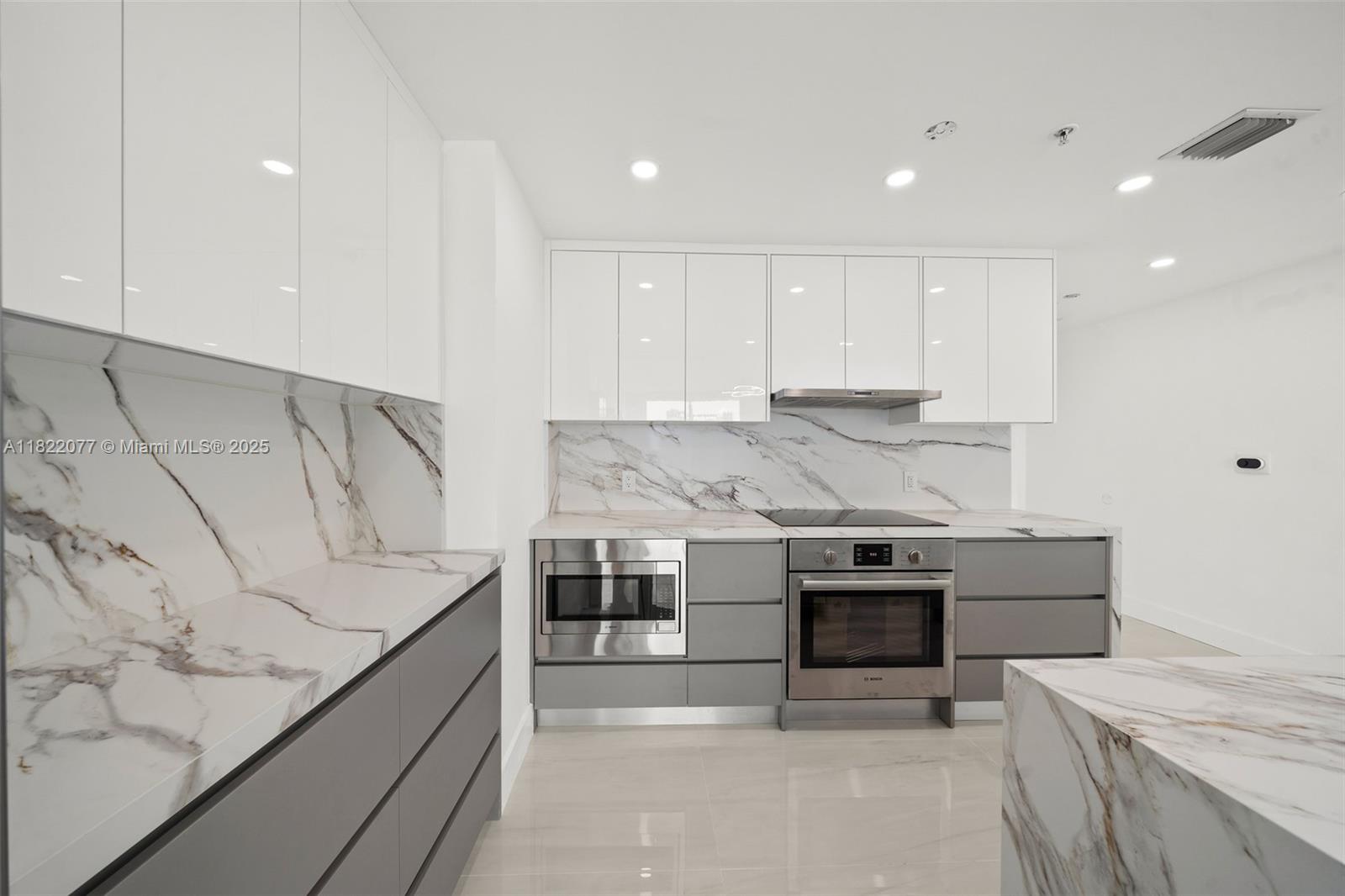 1900 N Bayshore Dr 2104