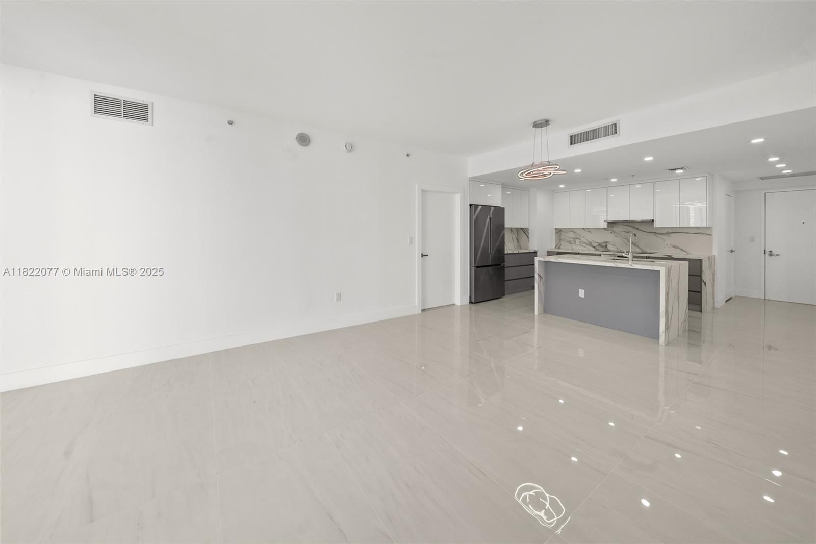 1900 N Bayshore Dr 2104