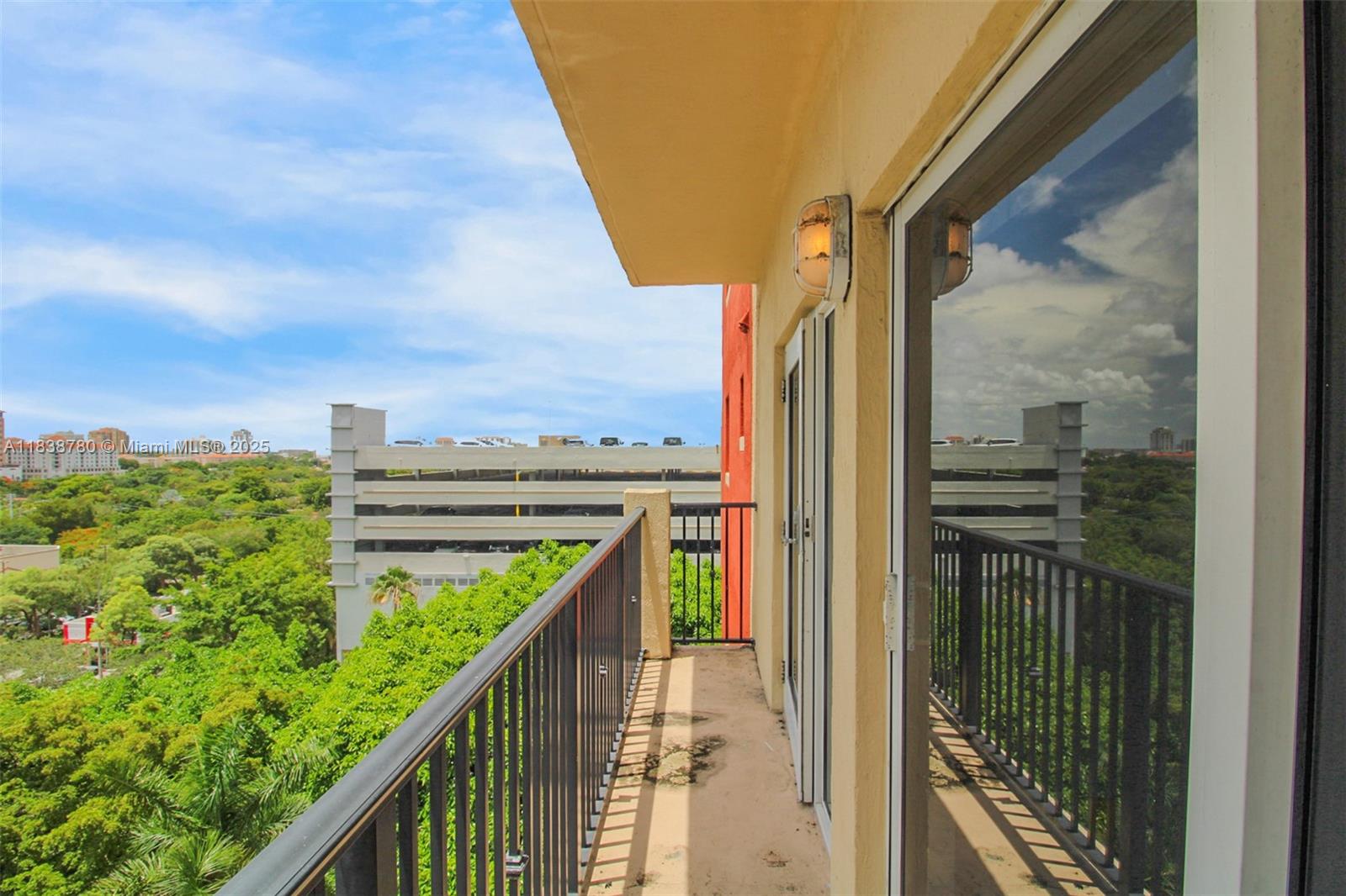 3410 Coral Way 904
