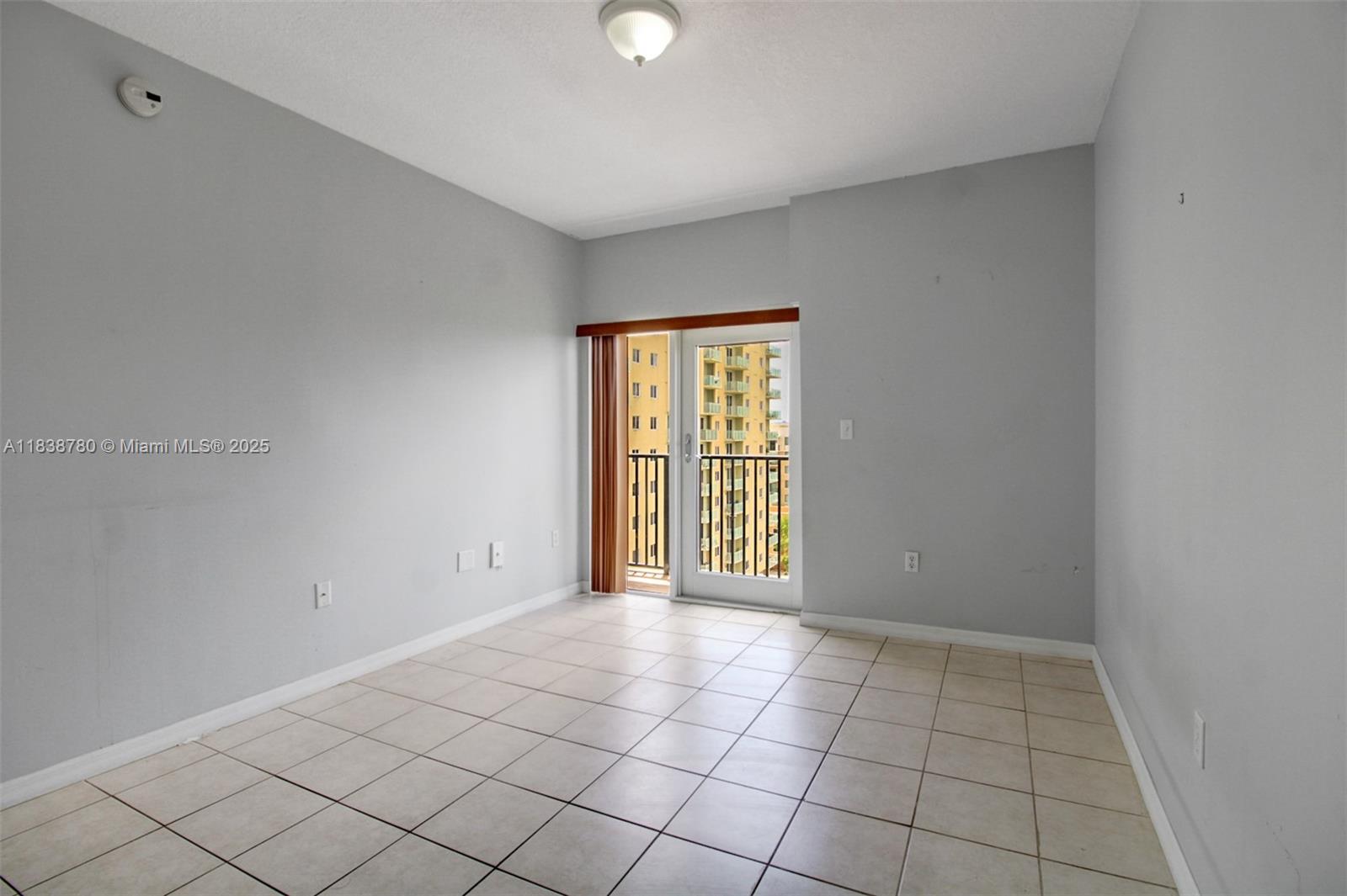 EMERALD PLAZA ON CORAL WA - Residential