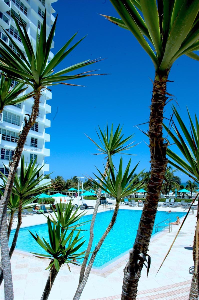 THE DECOPLAGE CONDO - Residential