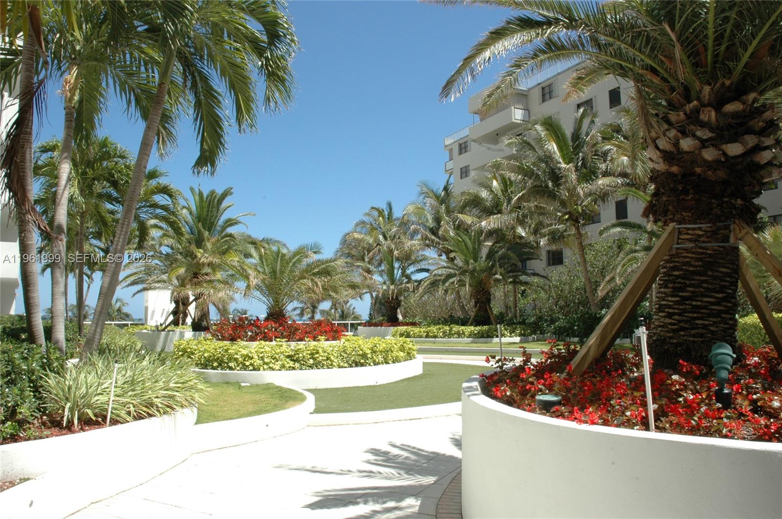 THE DECOPLAGE CONDO - Residential