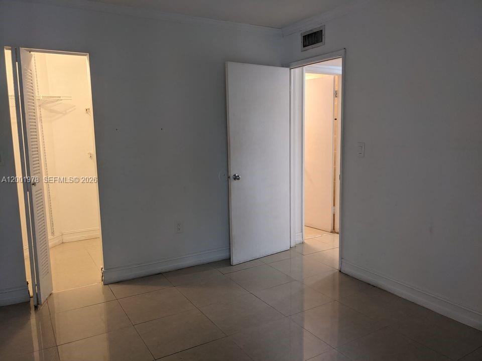 LAS BRISAS@ COUNTRY CLUB - Residential Lease