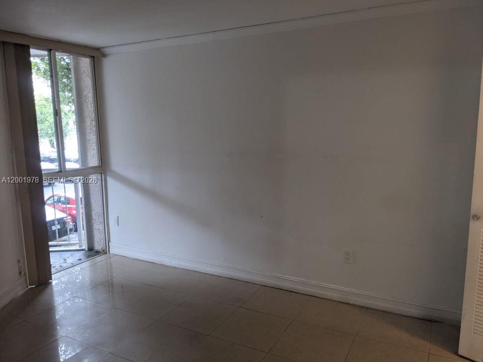 LAS BRISAS@ COUNTRY CLUB - Residential Lease