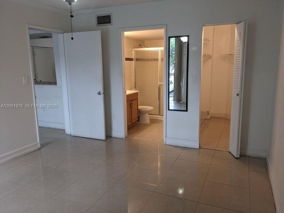 LAS BRISAS@ COUNTRY CLUB - Residential Lease