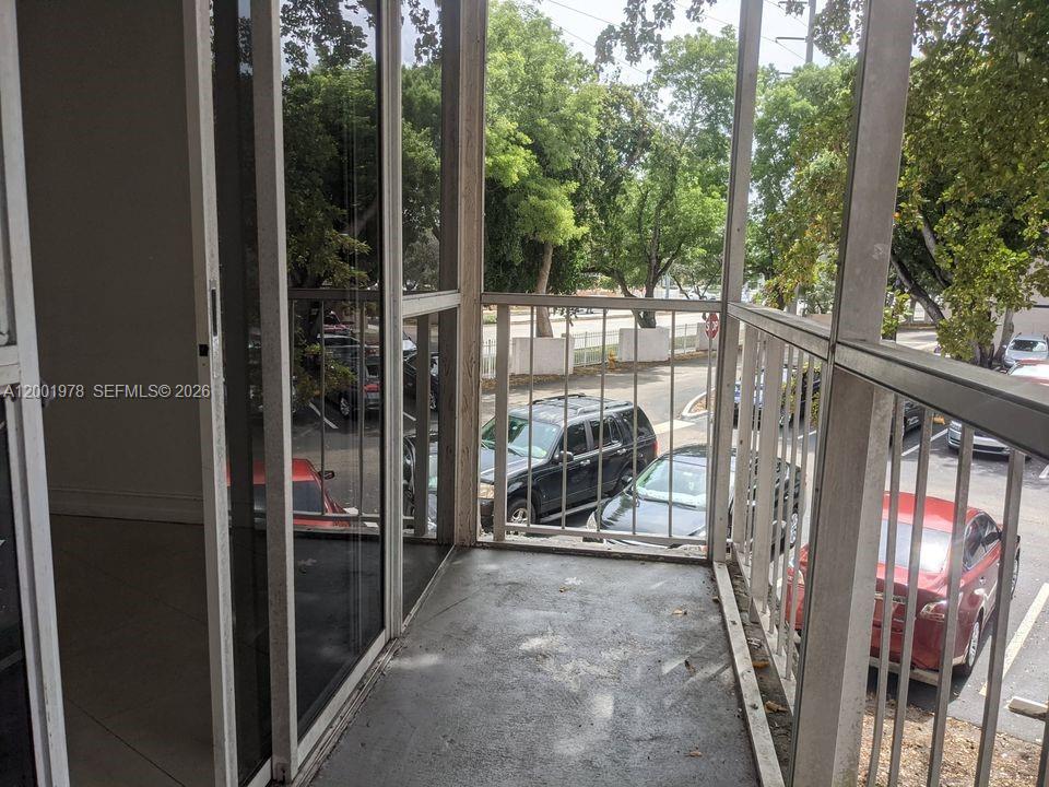 LAS BRISAS@ COUNTRY CLUB - Residential Lease