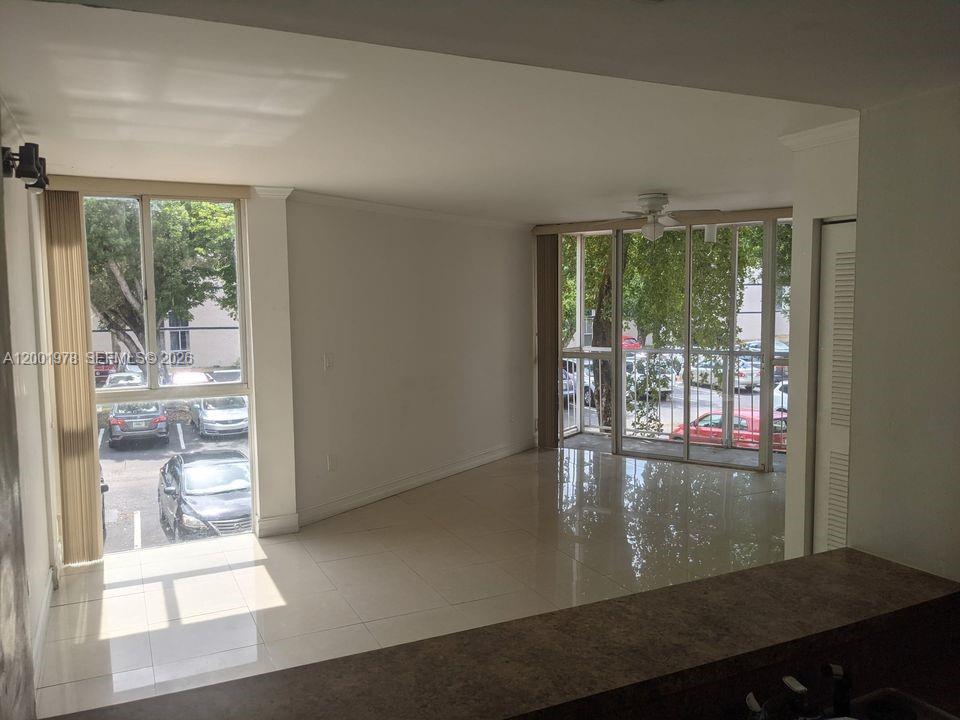 LAS BRISAS@ COUNTRY CLUB - Residential Lease