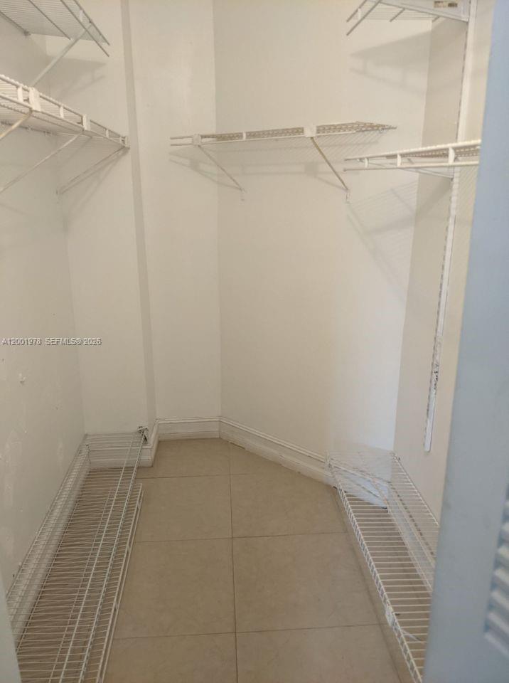 LAS BRISAS@ COUNTRY CLUB - Residential Lease