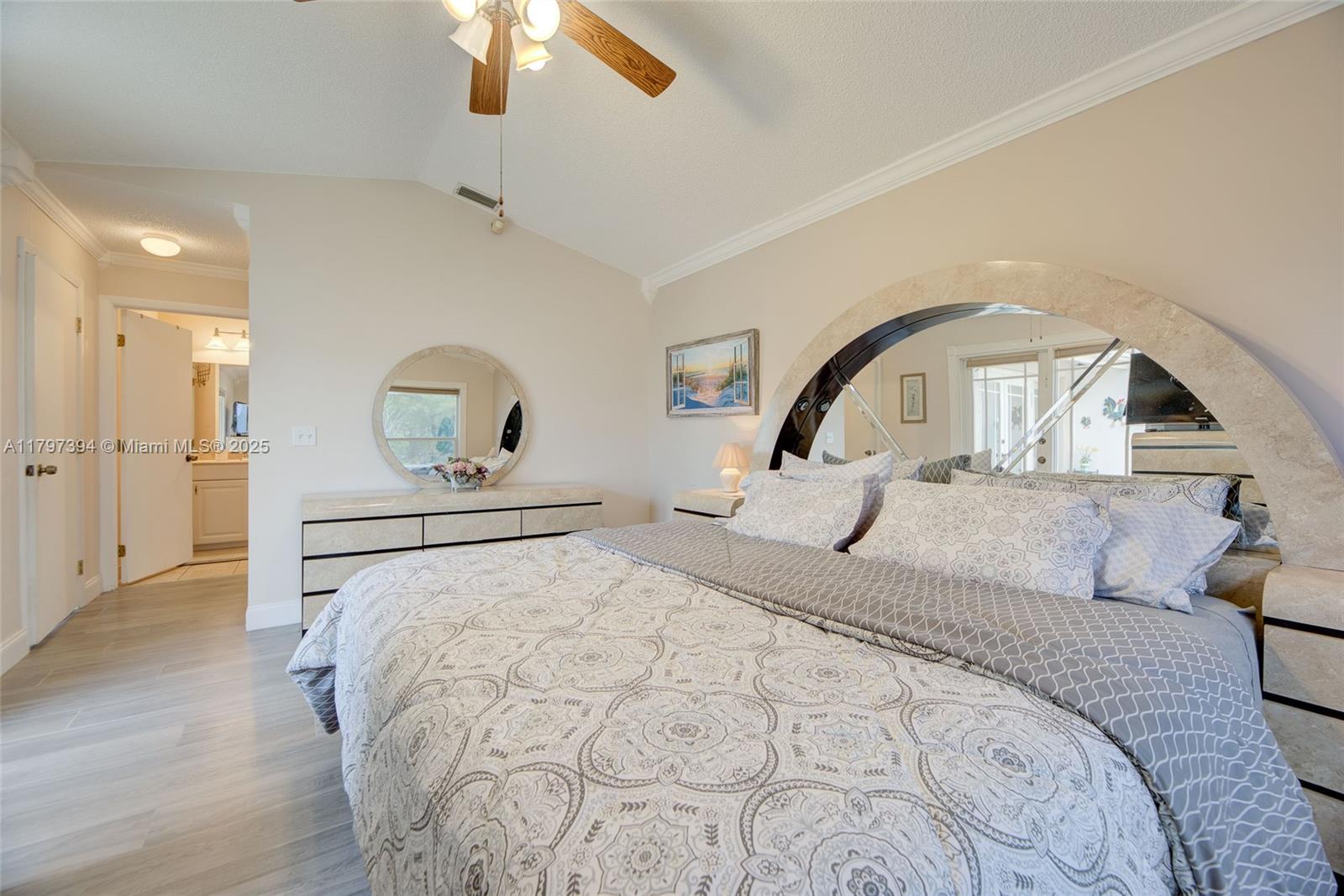 THE LAKES - Residential