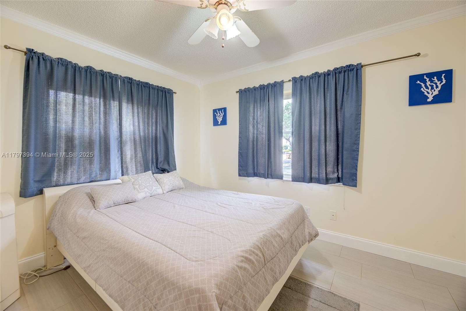 THE LAKES - Residential