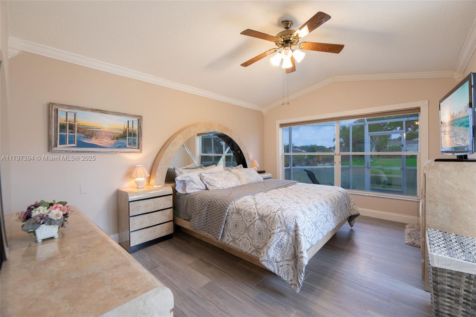 THE LAKES - Residential