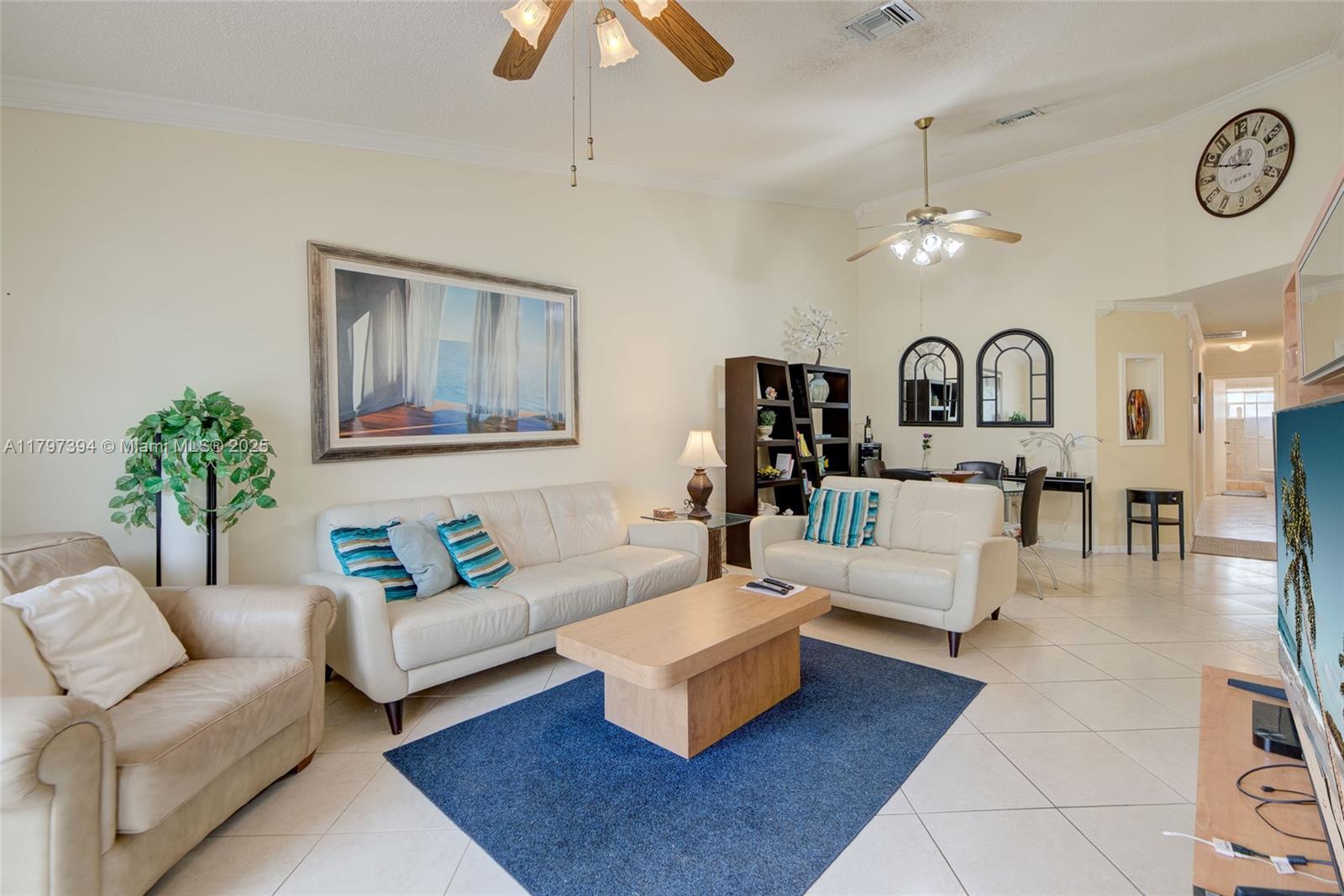 THE LAKES - Residential