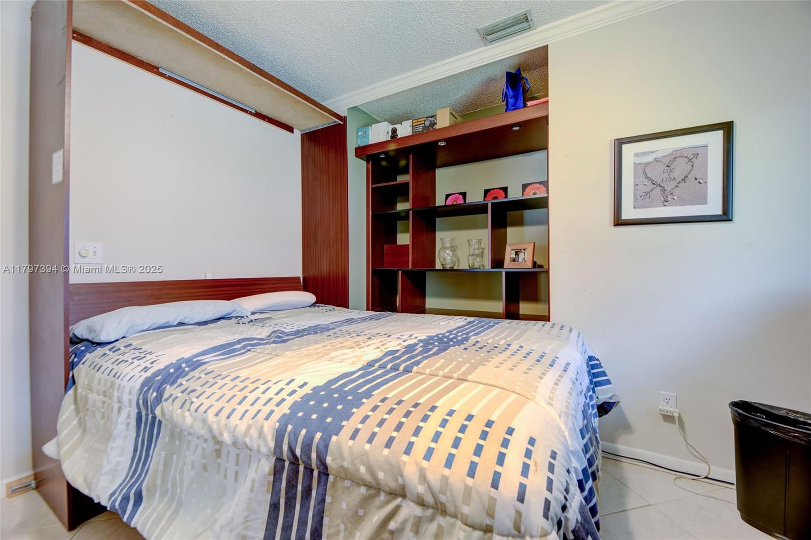 THE LAKES - Residential