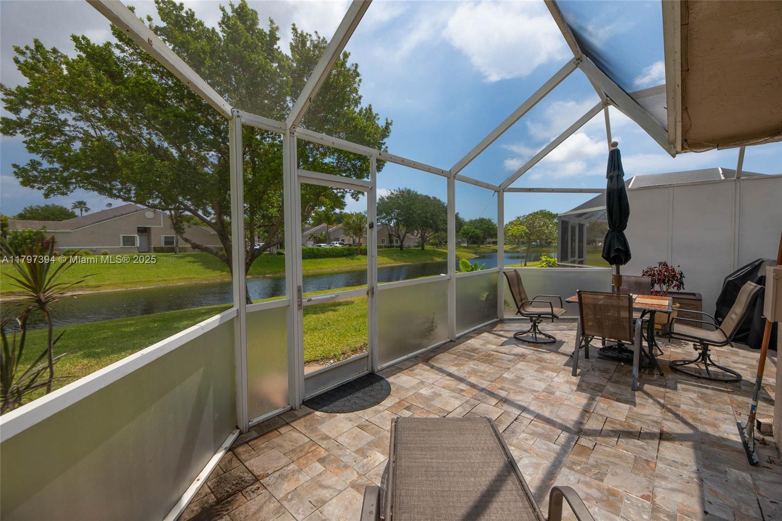 THE LAKES - Residential