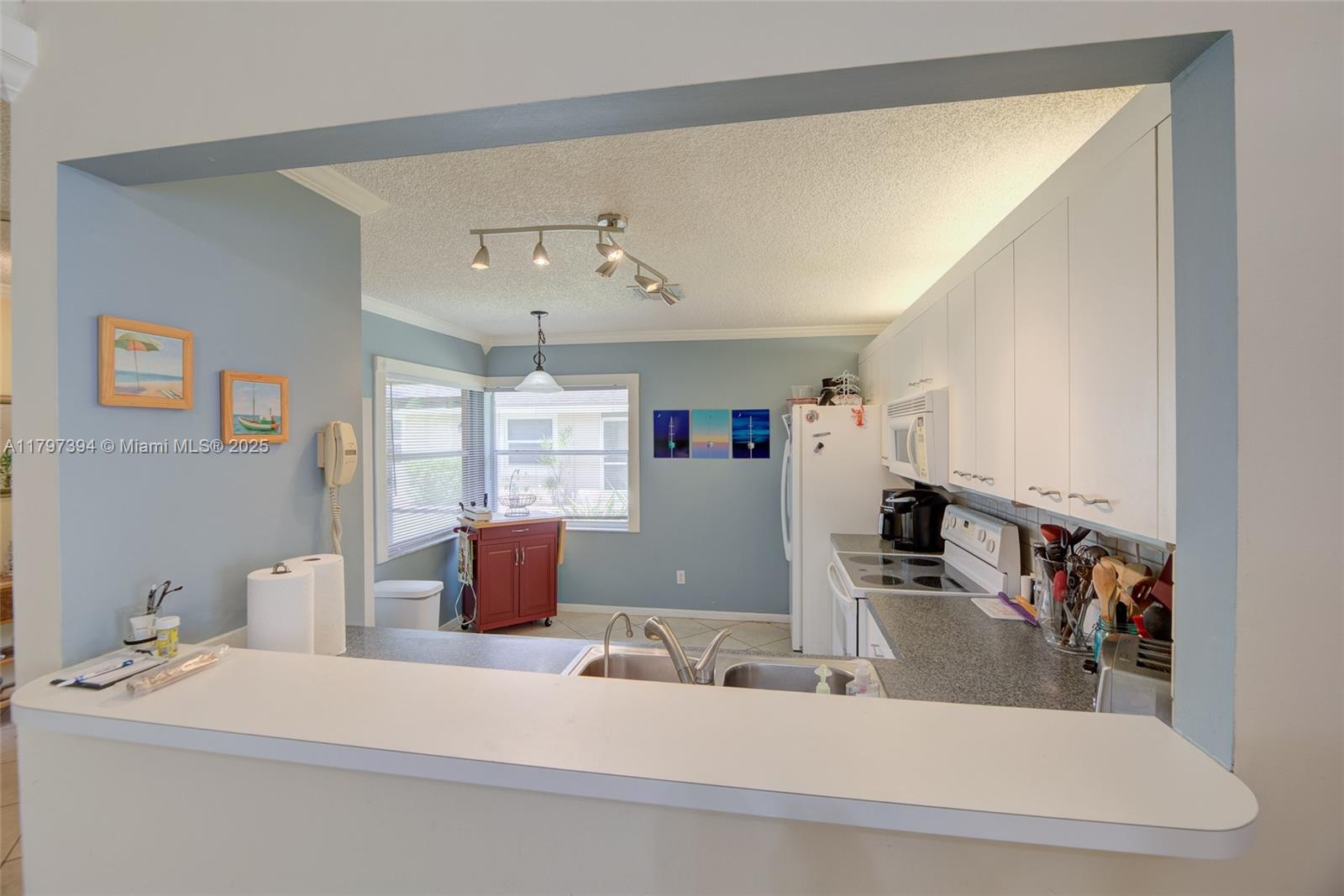 THE LAKES - Residential