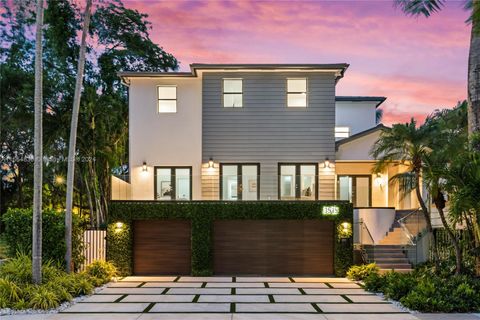 Single Family Residence in Miami FL 3515 Fairview St St.jpg