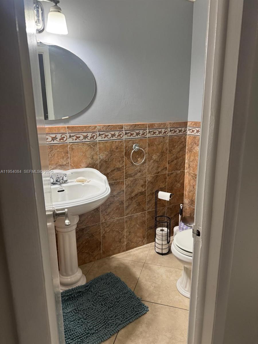 CENTRE COURT CONDO - Residential