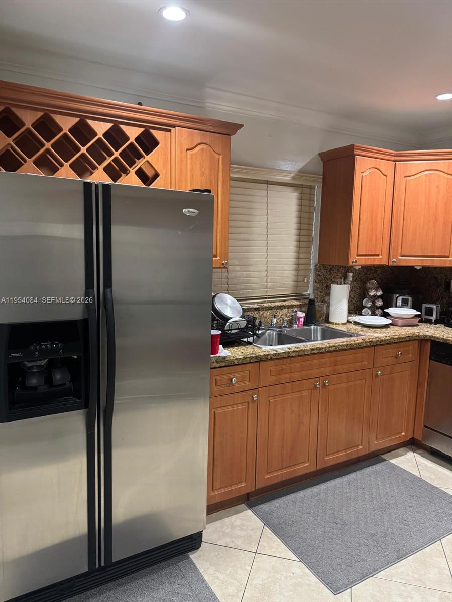 CENTRE COURT CONDO - Residential