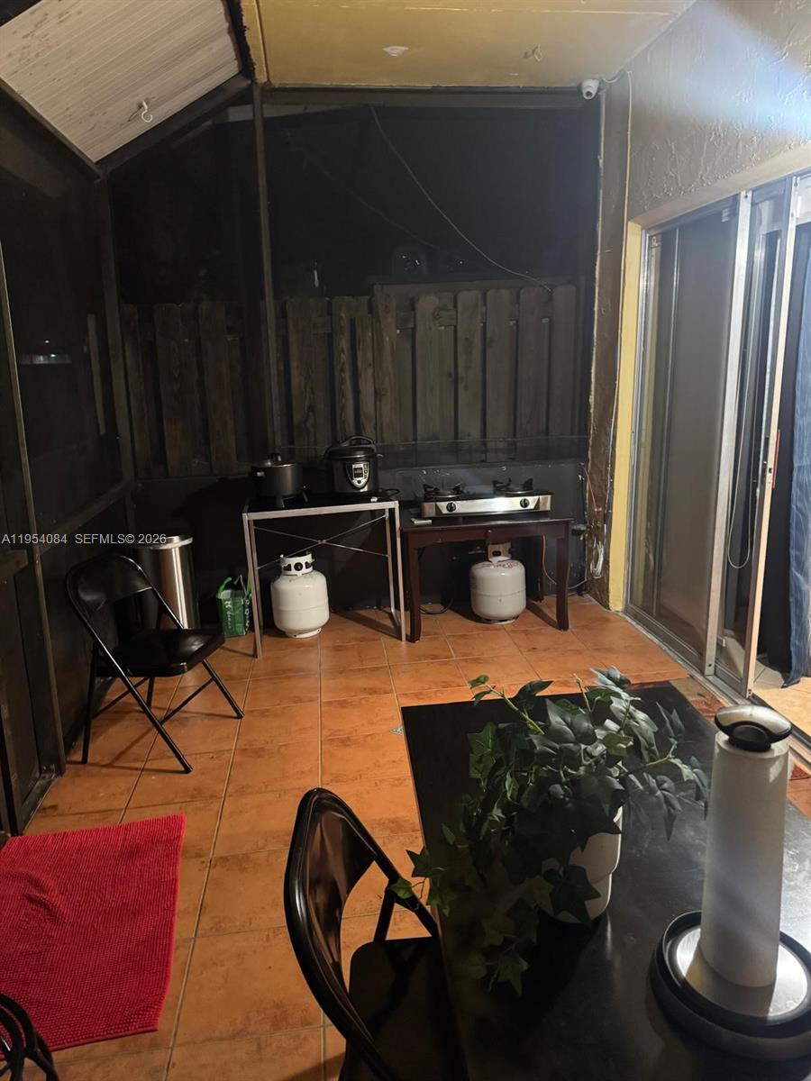 CENTRE COURT CONDO - Residential