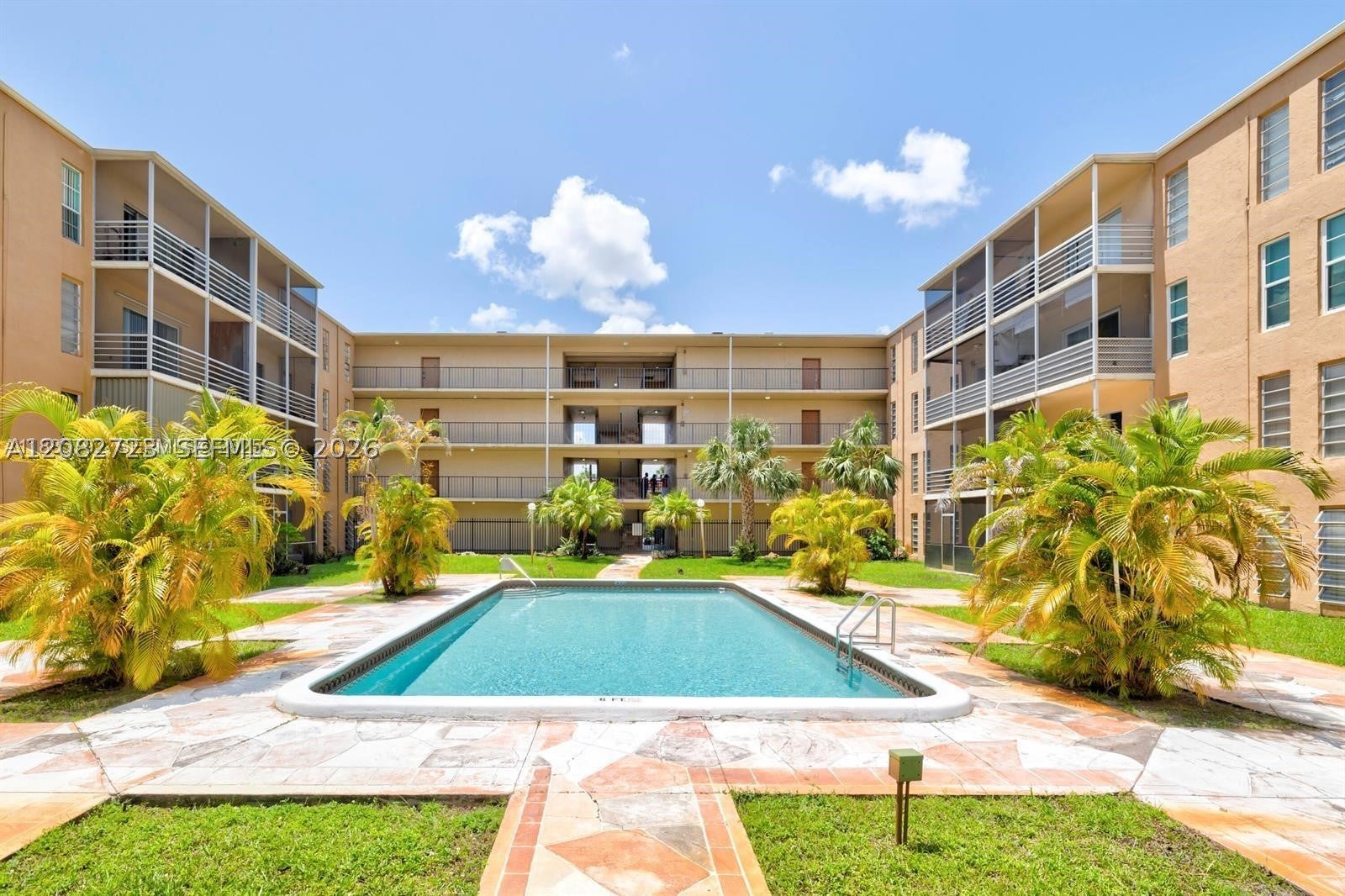 4848 NW 24th Ct 203, Lauderdale Lakes FL 33313
