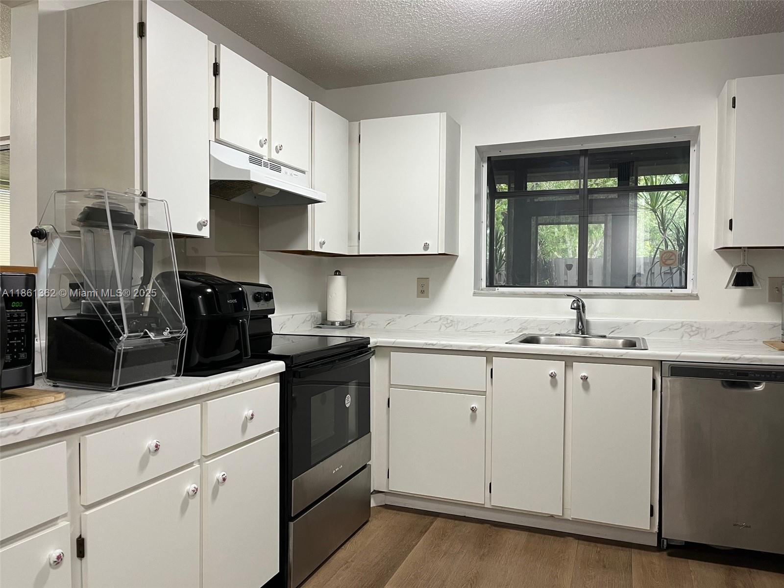 WOODGATE CONDOMINIUM 14 - Residential