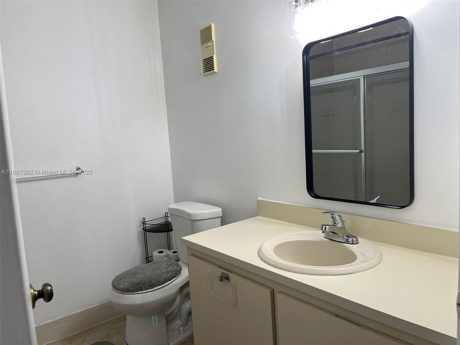 WOODGATE CONDOMINIUM 14 - Residential