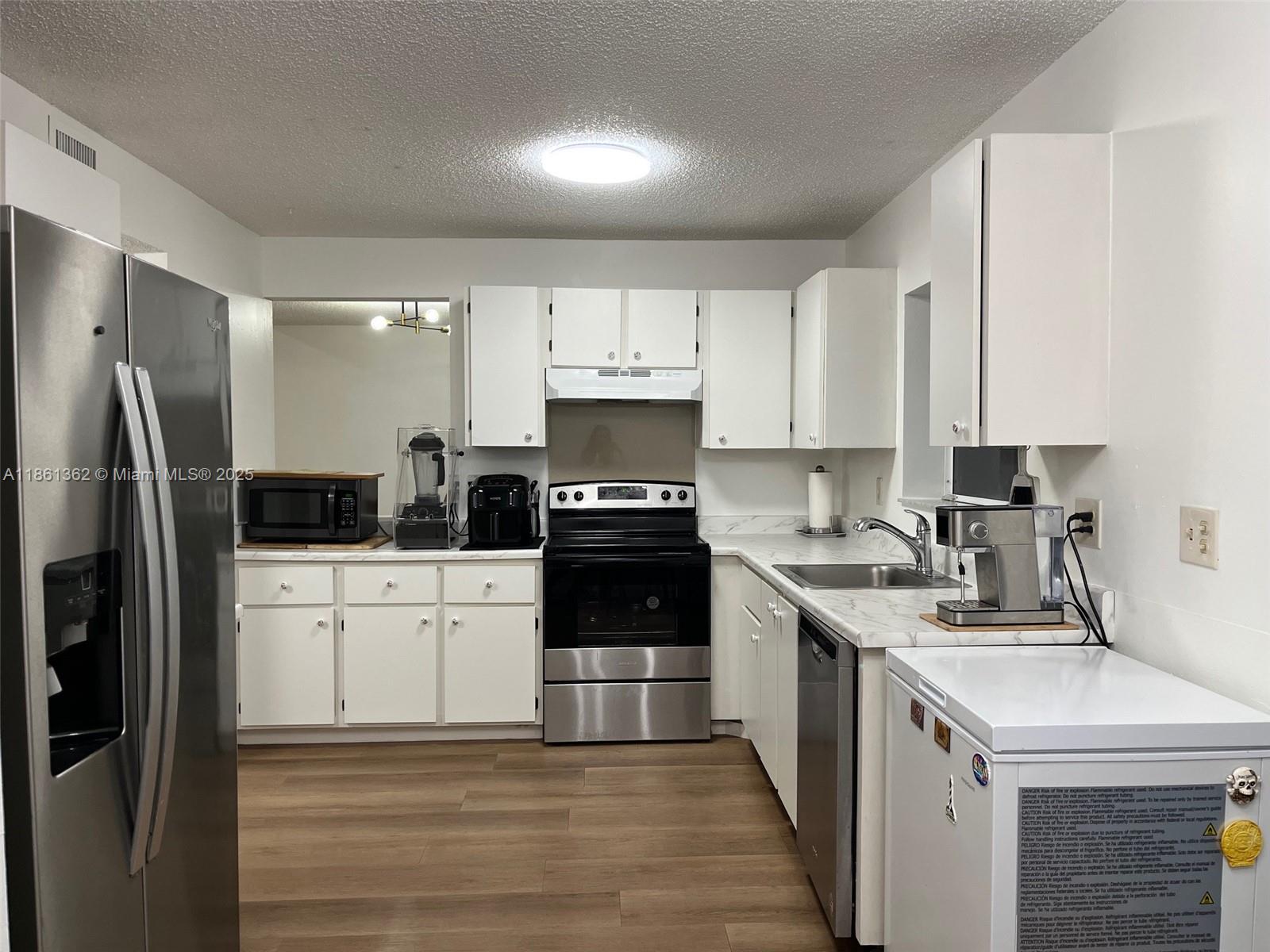 WOODGATE CONDOMINIUM 14 - Residential