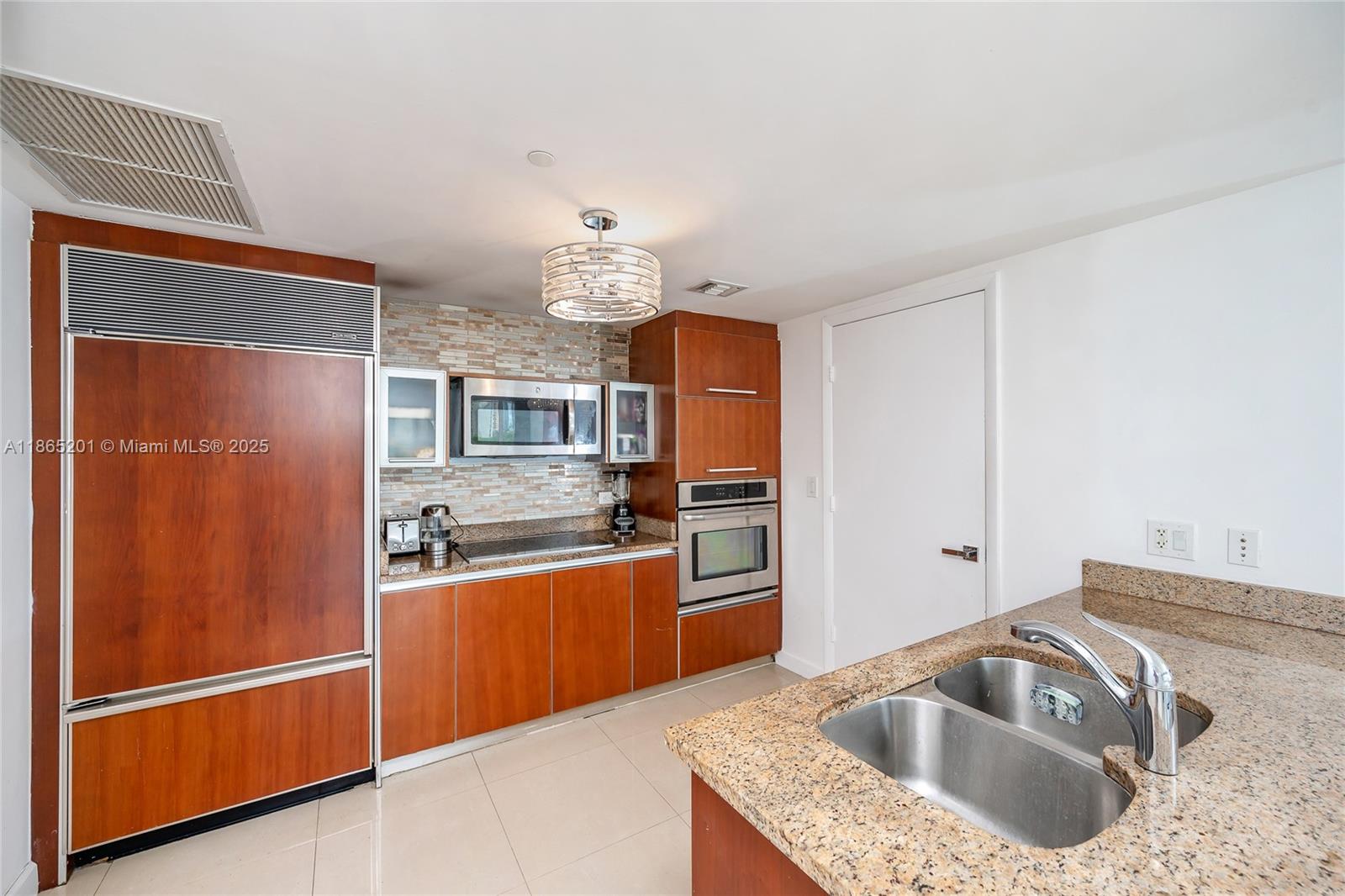 OCEAN FOUR CONDO - Residential Lease