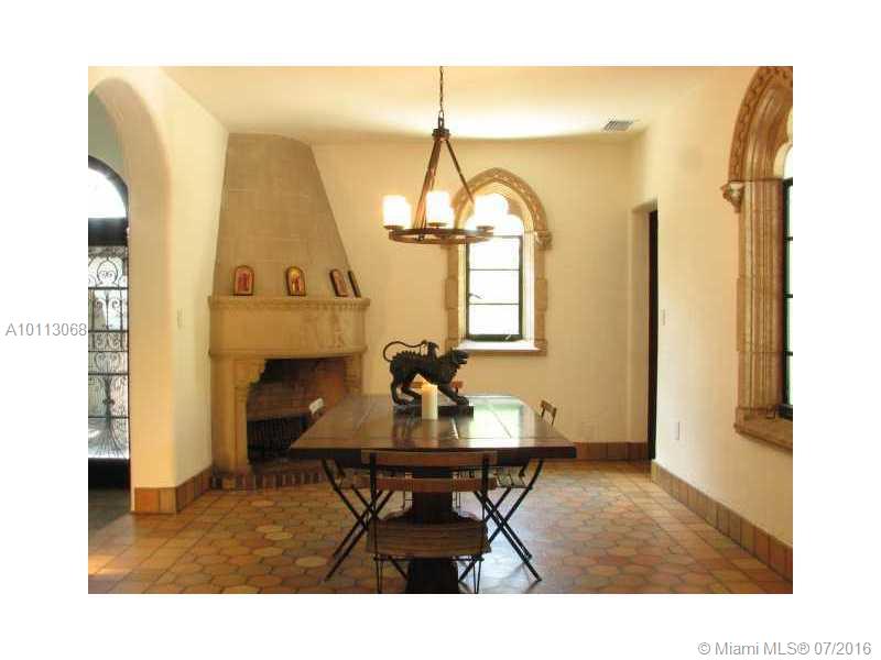 CORAL GABLES SEC E PB 8-1 - Residential Lease