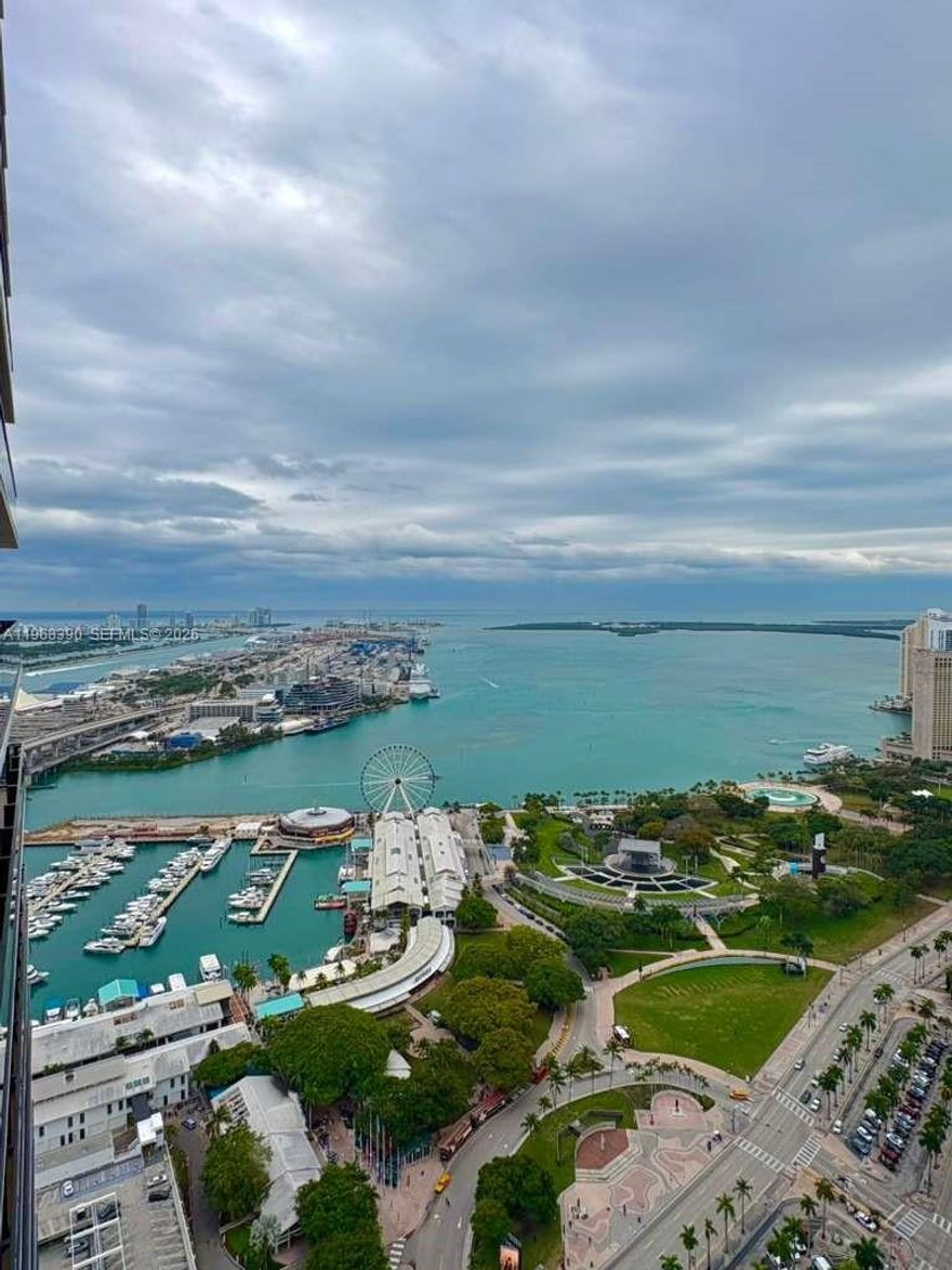 Experience strong rental potential at The Elser Hotel & Residences in Downtown Miami. Investor-friendly building allows short-term (Airbnb) and long-term rentals. This fully furnished 43rd-floor studio offers stunning Miami skyline and Biscayne Bay views, 9-ft ceilings, floor-to-ceiling impact windows, porcelain tile flooring, and a private balcony. Turnkey unit, ready to generate income from day one.
Features include a full kitchen, in-unit washer/dryer, smart keyless entry, and smart thermostat. Residents and guests enjoy resort-style amenities: 132-ft rooftop pool, state-of-the-art fitness center, sky lounge, business center, and concierge services.

Prime LOCATION near Bayside, Kaseya Center, Metromover, top dining, and entertainment. High-demand area with strong occupancy potential. Ideal for investors seeking cash flow and appreciation in the heart of Miami.