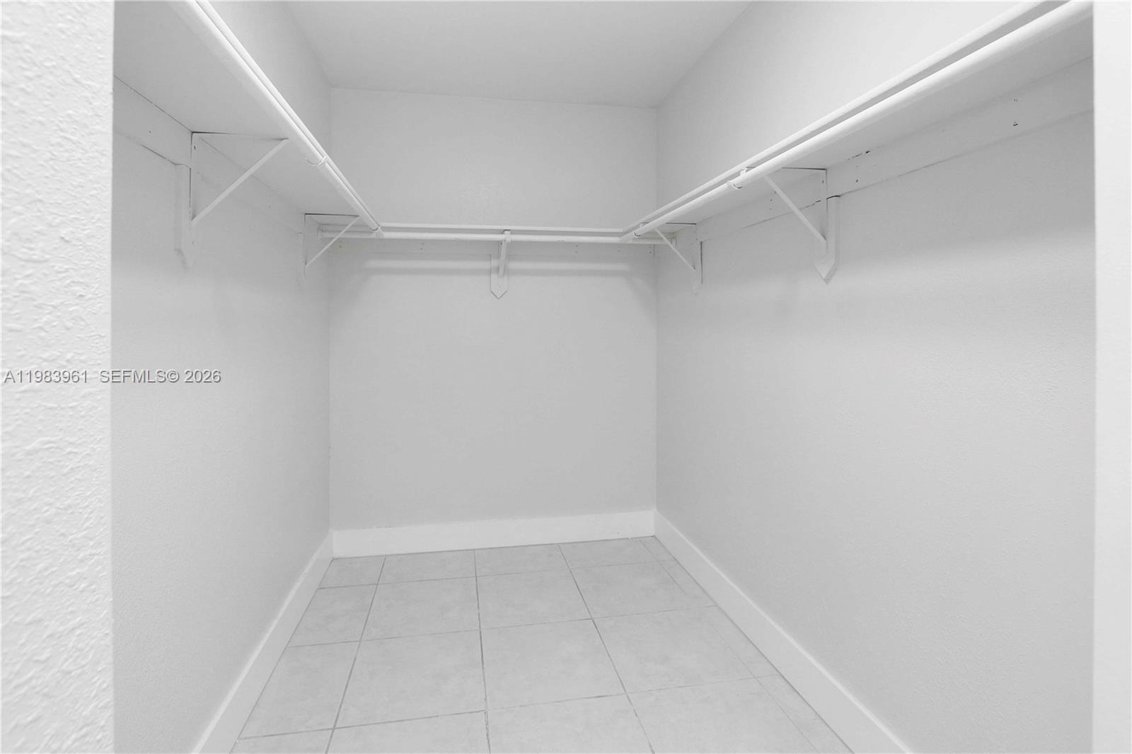 GREENWOOD VILLAS - Residential