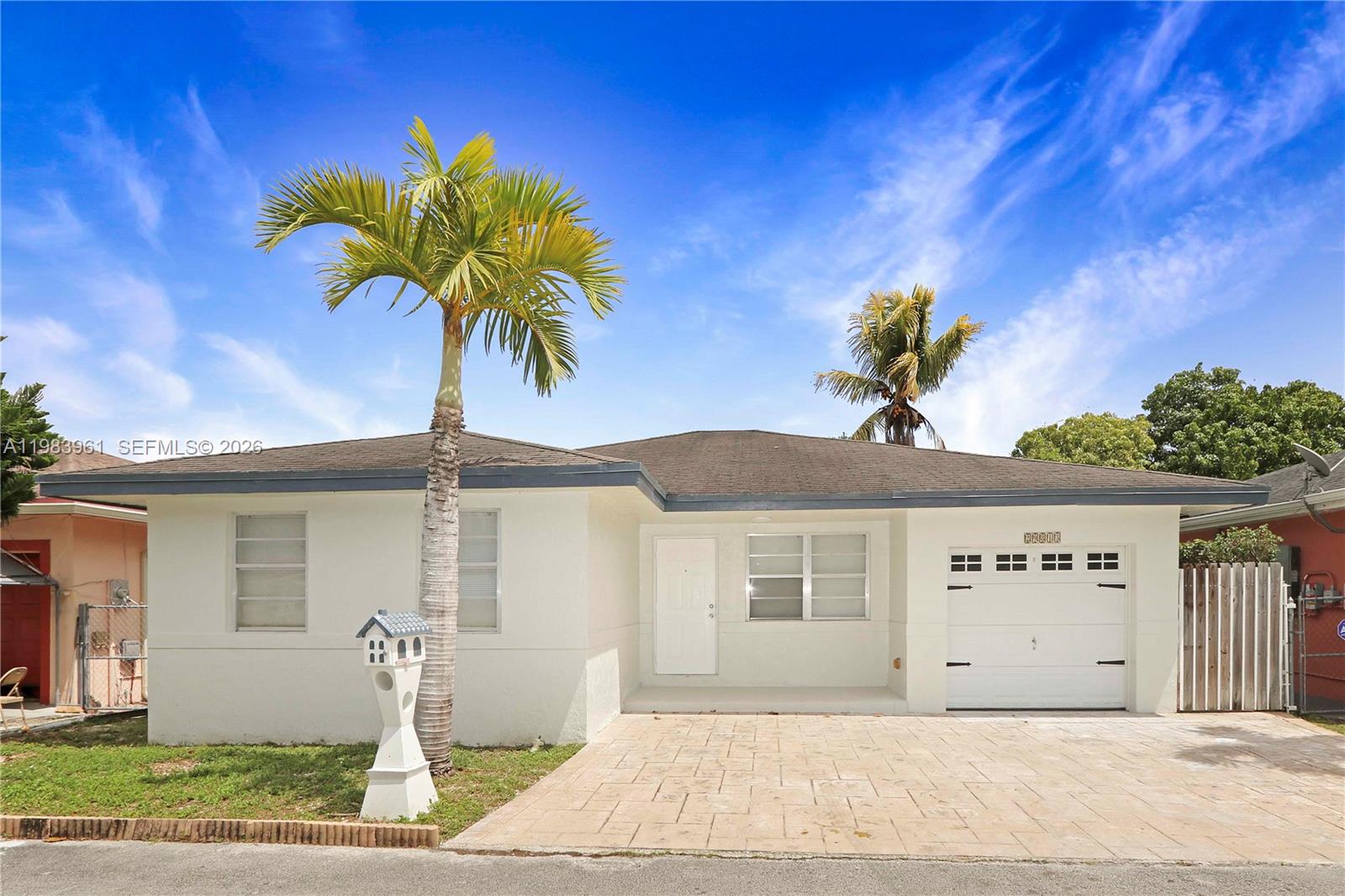 GREENWOOD VILLAS - Residential