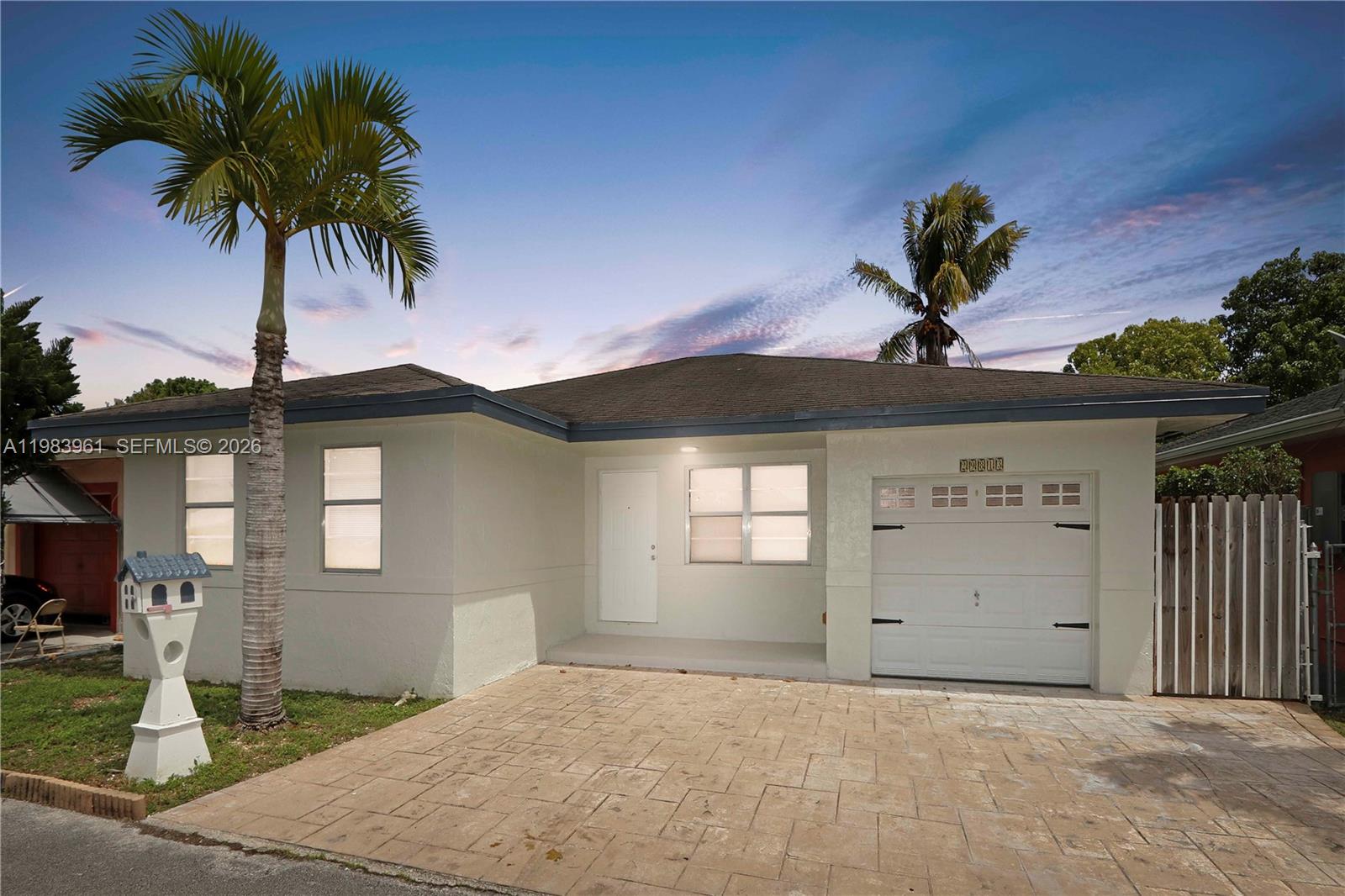 GREENWOOD VILLAS - Residential