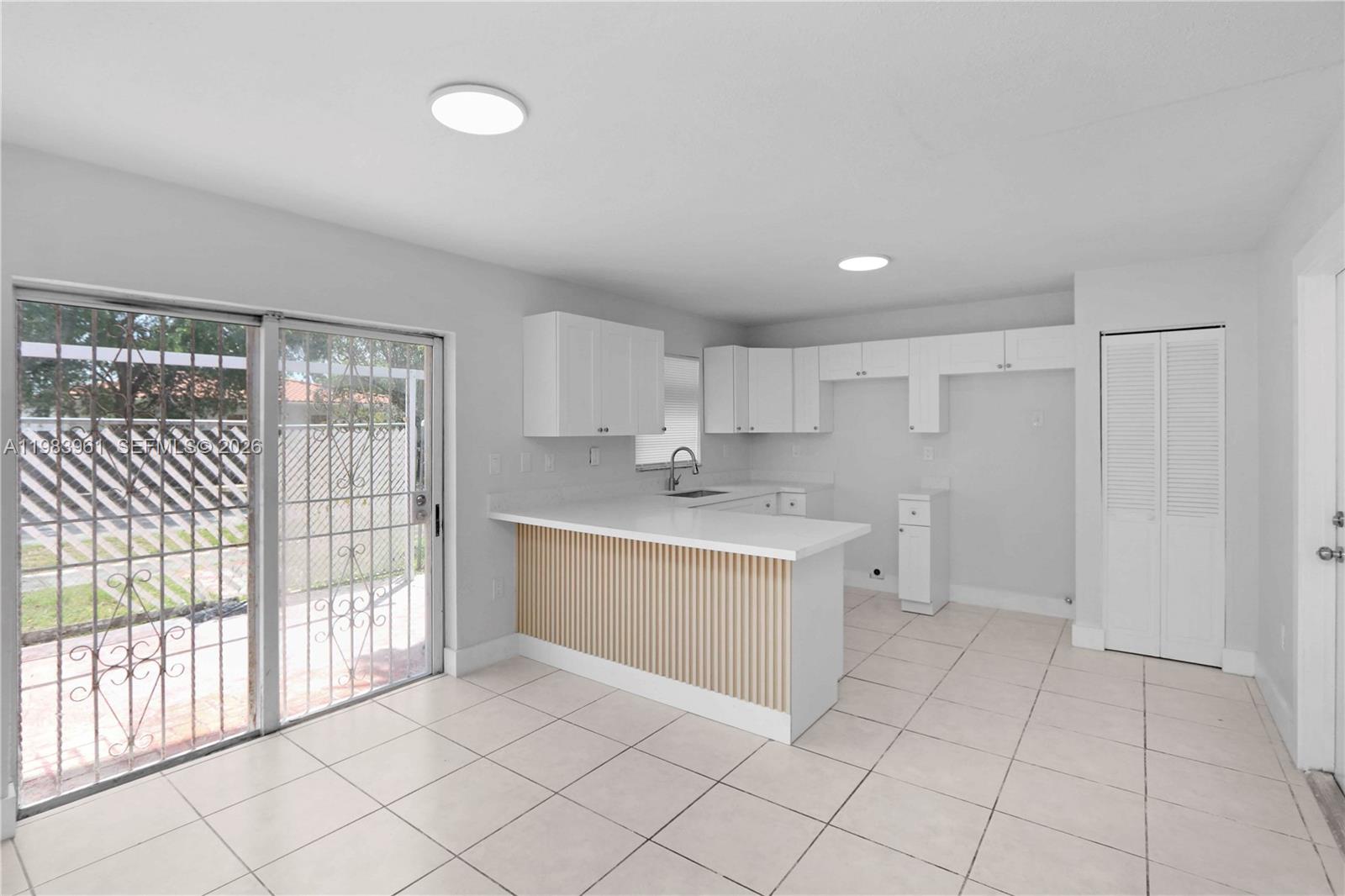 GREENWOOD VILLAS - Residential